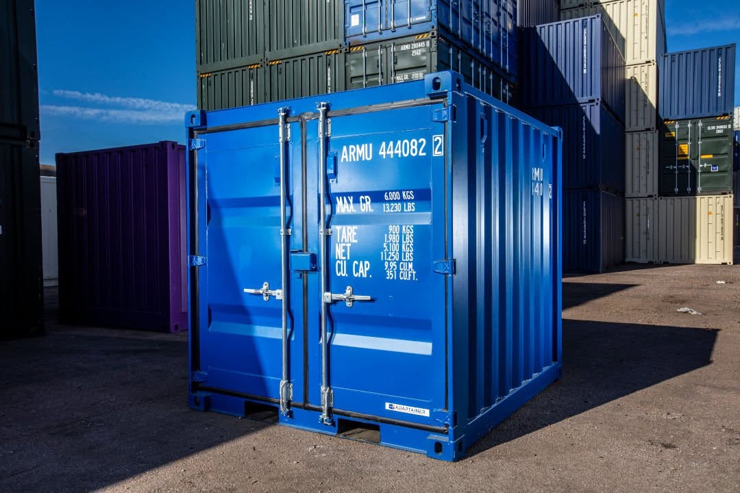 10ft Shipping Container / Durable steel storage solution