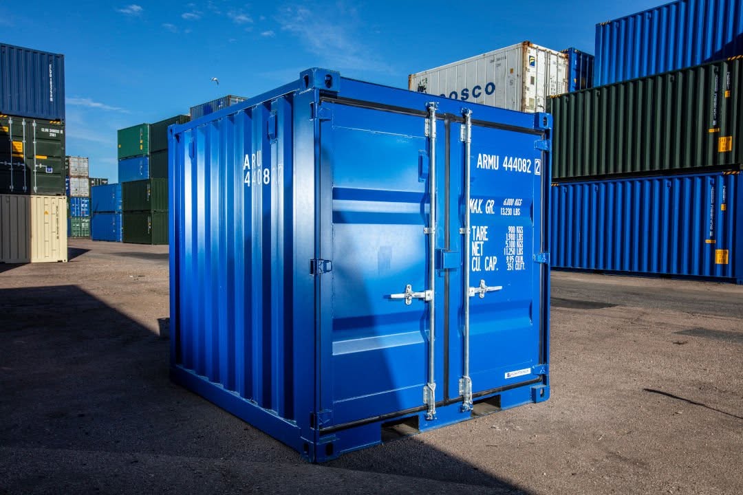 10ft Shipping Container / Durable steel storage solution