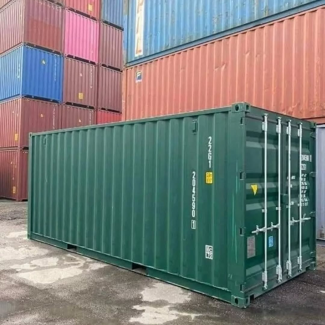 20ft Shipping Container/Durable steel storage solution