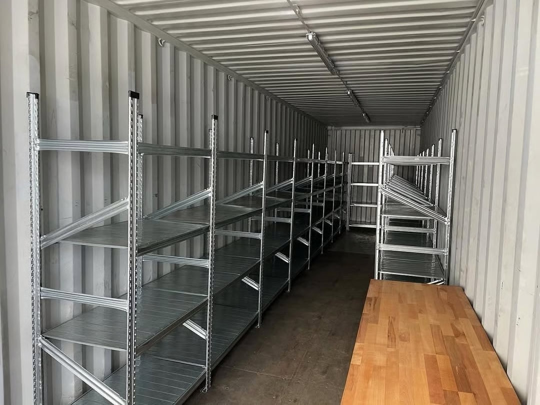 20ft Shipping Container / Durable Storage Solution