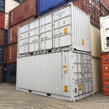 20ft Shipping Container / Durable storage and transport solution