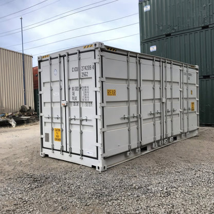 20ft Shipping Container / Durable storage and transport solution